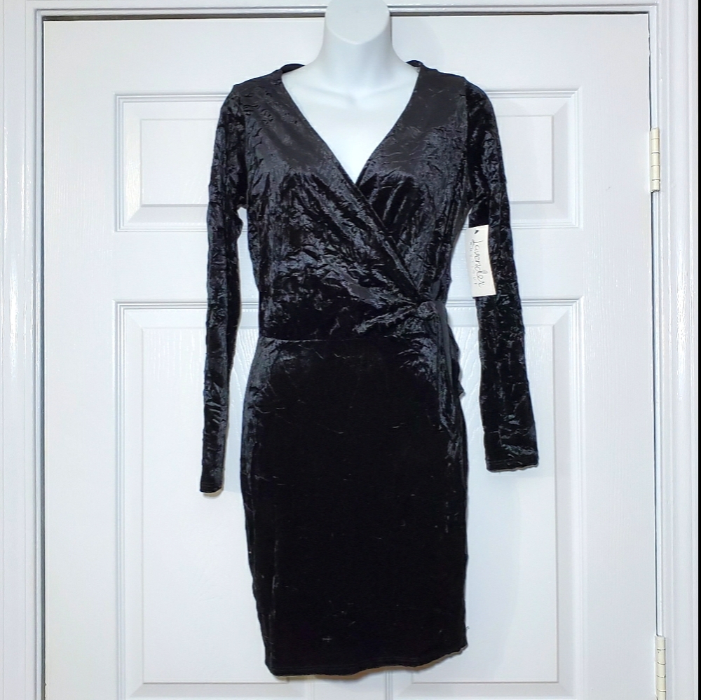 NWT Fore wrap style velvet long sleeve dress